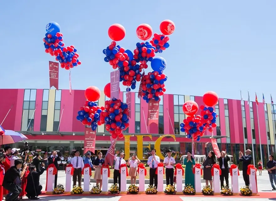 Tổ chức sự kiện